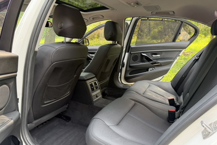 Used BMW 3 Series 2017 320Li Fashion Model Interior 4