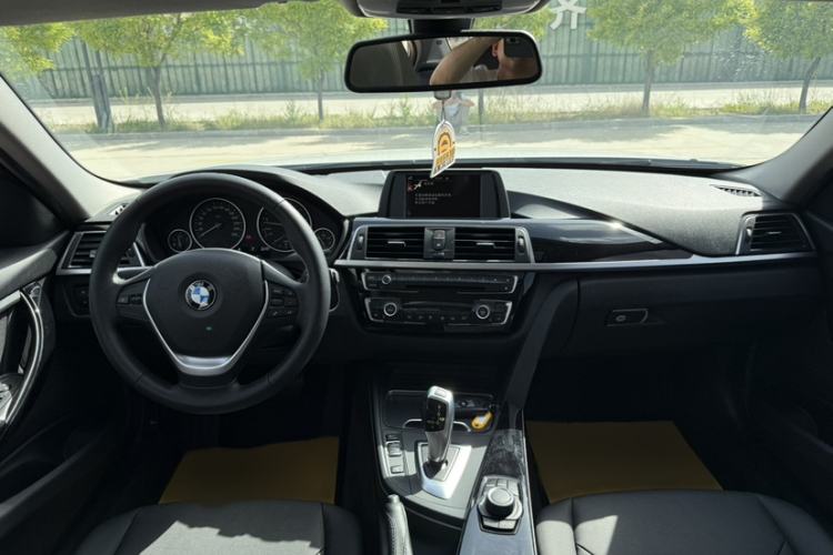 Used BMW 3 Series 2017 320Li Fashion Model Interior 4
