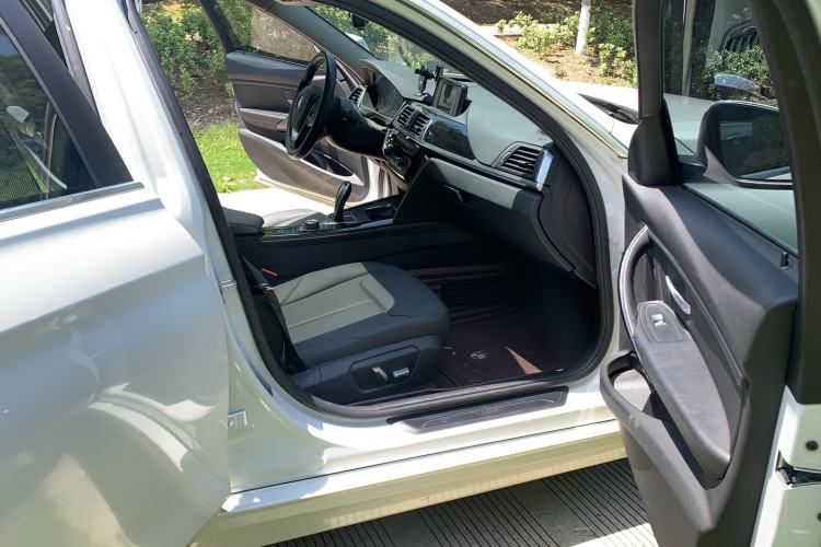 Used BMW 3 Series 2017 320Li Fashion Model Interior 4