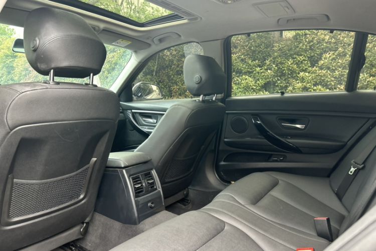 Used BMW 3 Series 2017 320Li Fashion Model Interior 4