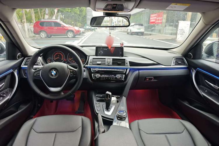 Used BMW 3 Series 2017 320Li Fashion Model Interior 4
