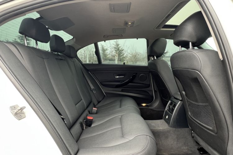 Used BMW 3 Series 2017 320Li Fashion Model Interior 4