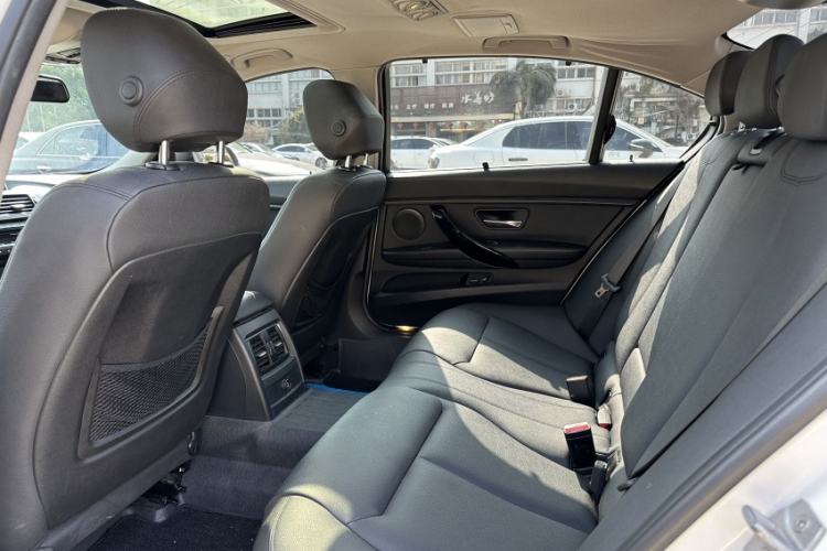 Used BMW 3 Series 2017 318Li Fashion Model Interior 5