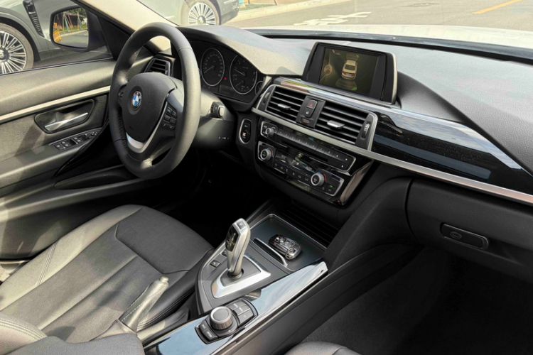 Used BMW 3 Series 2017 320Li Fashion Model Interior 5