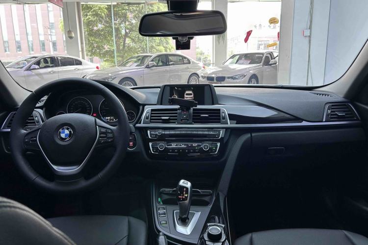 Used BMW 3 Series 2017 320Li Fashion Model Interior 5