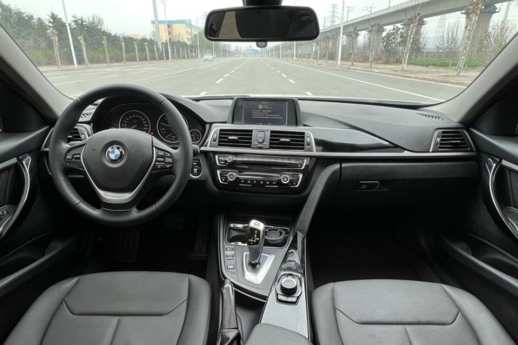 Used BMW 3 Series 2017 320Li Fashion Model Interior 5