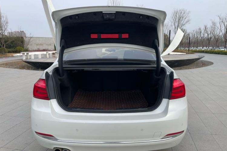 Used BMW 3 Series 2017 320Li Fashion Model Interior 6