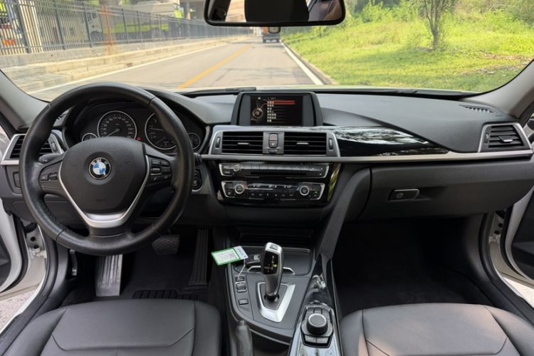 Used BMW 3 Series 2017 320Li Fashion Model Interior 6