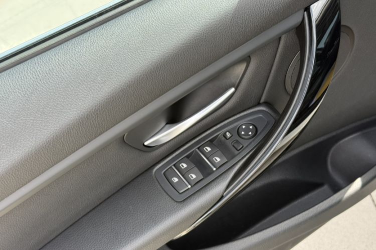 Used BMW 3 Series 2017 320Li Fashion Model Interior 6