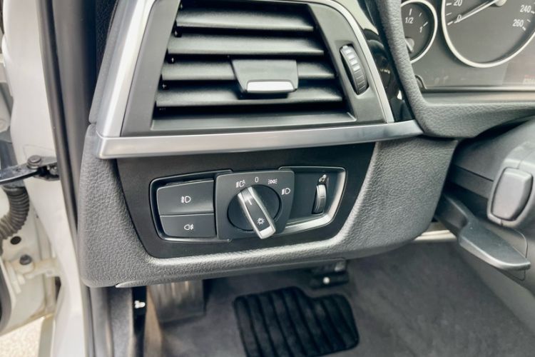 Used BMW 3 Series 2017 320Li Fashion Model Interior 7