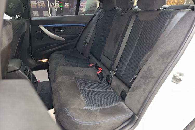 Used BMW 3 Series 2017 320i M Sport Interior 7