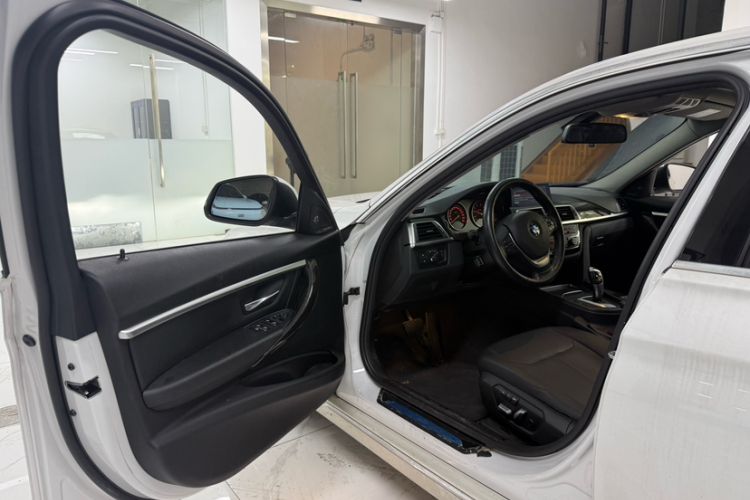 Used BMW 3 Series 2017 320Li Luxury Design Package Interior 7