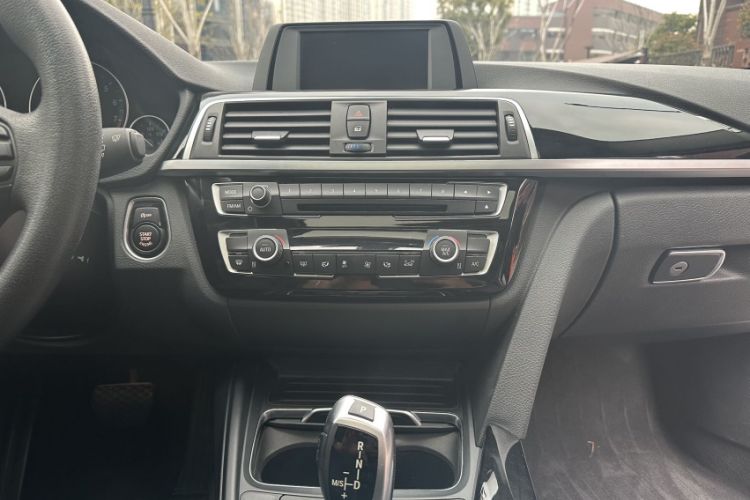 Used BMW 3 Series 2017 320Li Fashion Model Interior 8