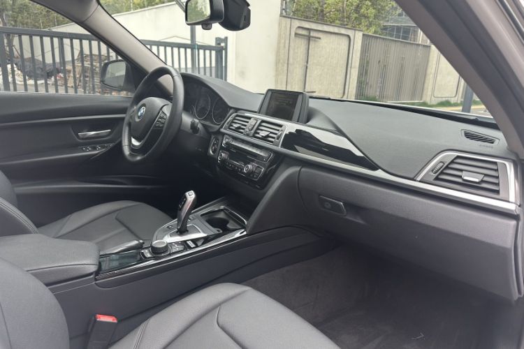 Used BMW 3 Series 2017 320Li Fashion Model Interior 9