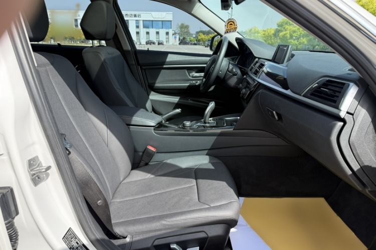 Used BMW 3 Series 2017 320Li Fashion Model Interior 9