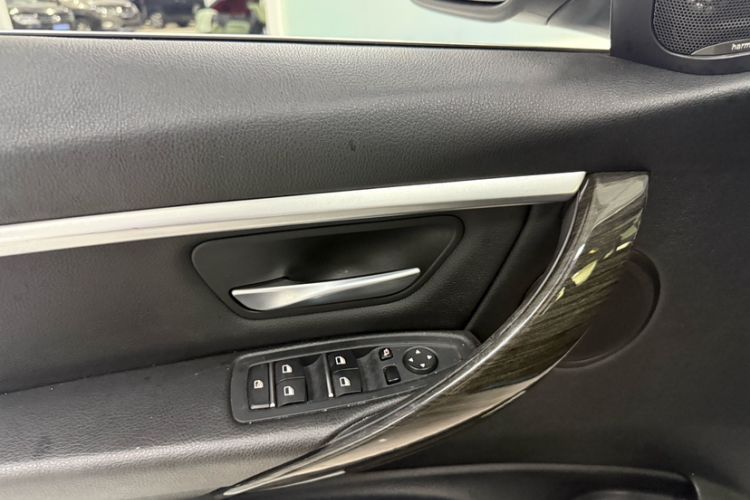 Used BMW 3 Series 2017 320Li Luxury Design Package Interior 9
