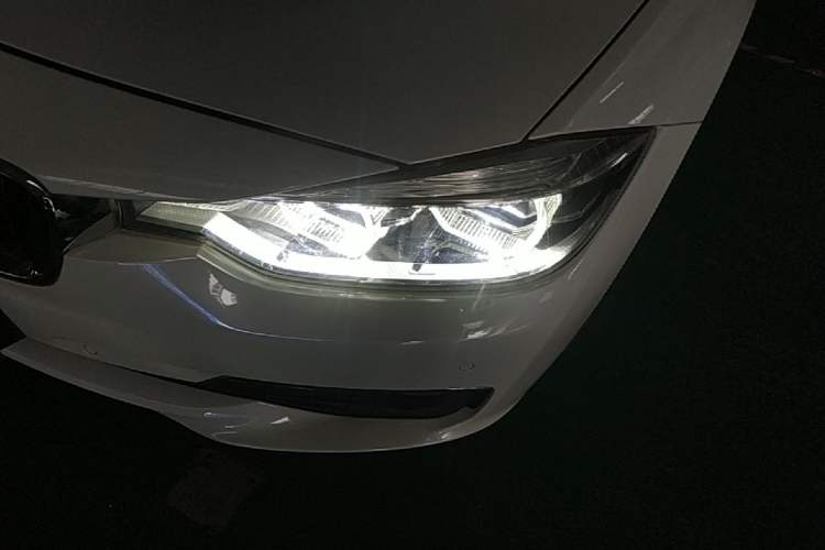 Used BMW 3 Series 2017 320Li Fashion Model Left Front Headlight