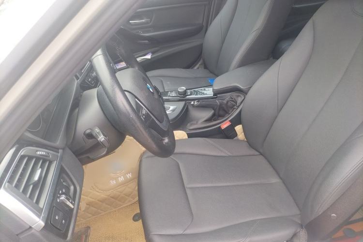 Used BMW 3 Series 2017 318i Fashion Model Left Front Seat