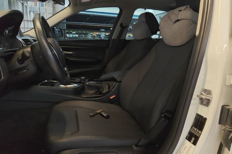 Used BMW 3 Series 2017 320Li Fashion Model Left Front Seat