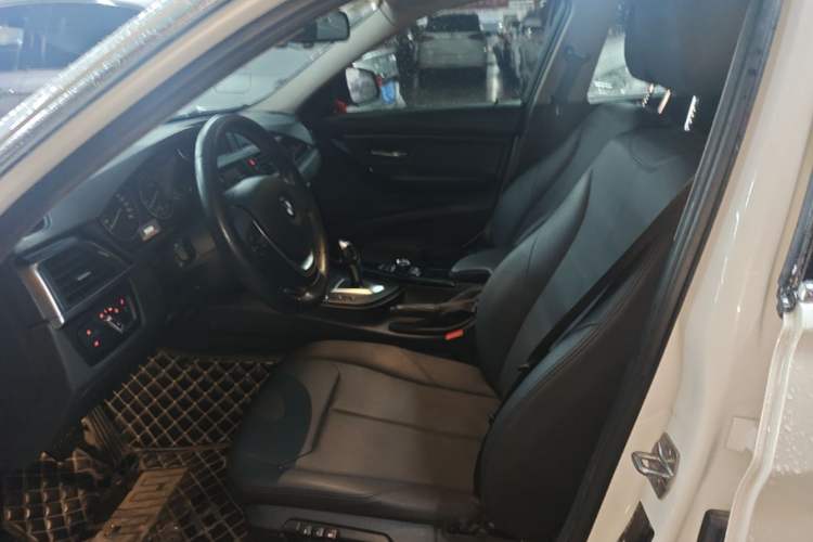 Used BMW 3 Series 2017 320Li Fashion Model Left Front Seat