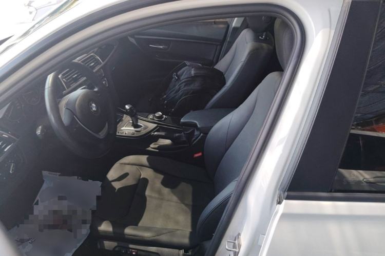 Used BMW 3 Series 2017 318i Fashion Model Left Front Seat