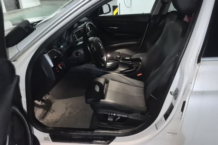 Used BMW 3 Series 2017 320Li Fashion Model Left Front Seat