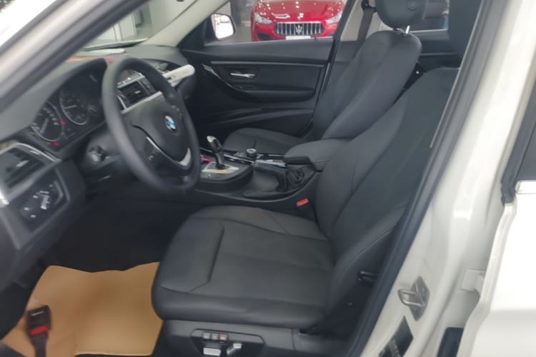 Used BMW 3 Series 2017 320Li Fashion Model Left Front Seat