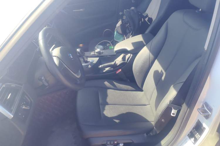 Used BMW 3 Series 2017 320Li Fashion Model Left Front Seat