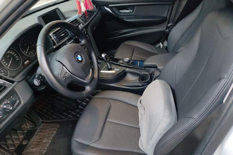 Used BMW 3 Series 2017 320Li Fashion Model Left Front Seat