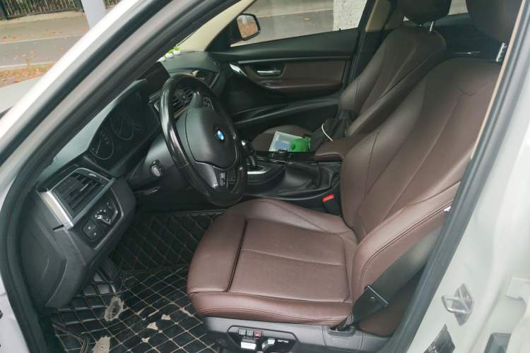 Used BMW 3 Series 2017 318i Fashion Model Left Front Seat