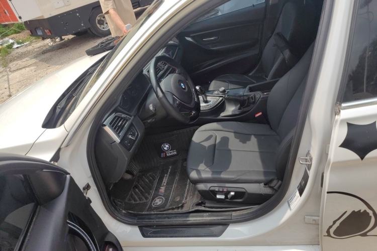 Used BMW 3 Series 2017 318Li Fashion Model Left Front Seat