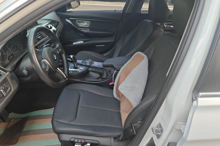 Used BMW 3 Series 2017 320Li Fashion Model Left Front Seat