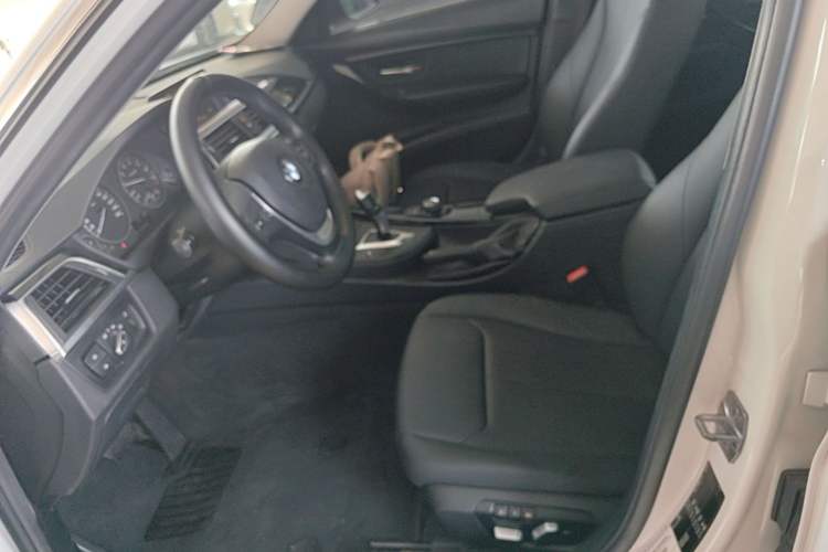 Used BMW 3 Series 2017 320Li Fashion Model Left Front Seat