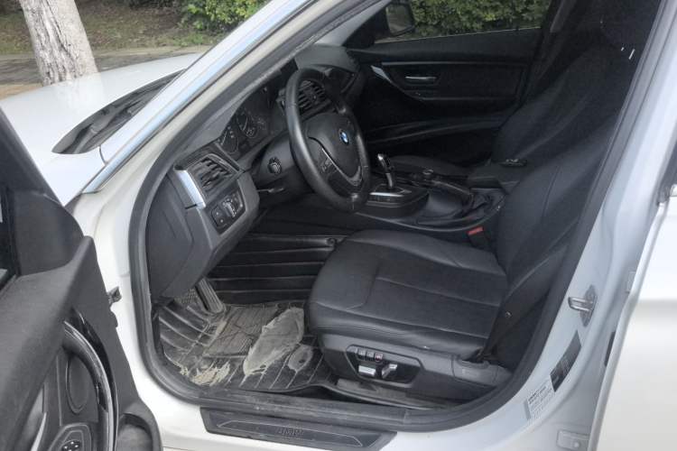 Used BMW 3 Series 2017 320Li Fashion Model Left Front Seat