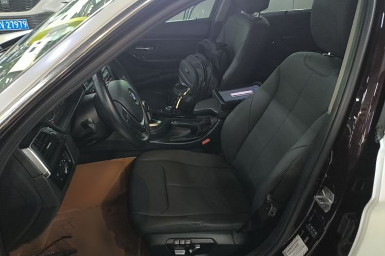 Used BMW 3 Series 2017 320Li Fashion Model Left Front Seat