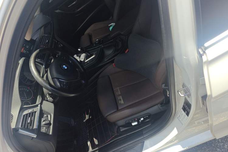 Used BMW 3 Series 2017 320Li Fashion Model Left Front Seat