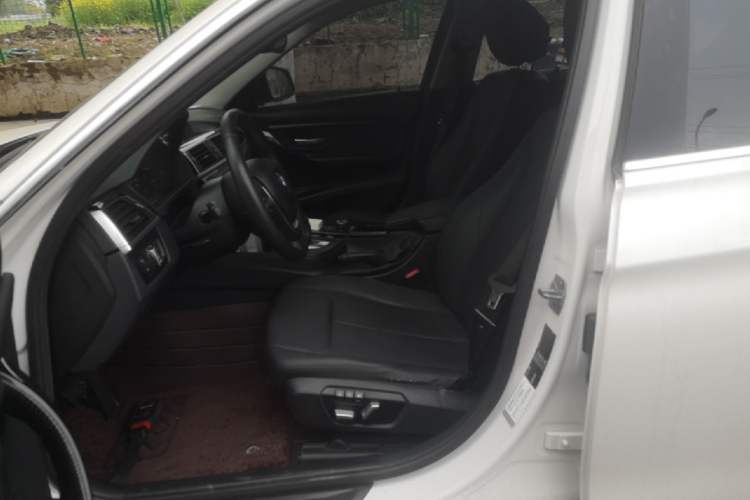 Used BMW 3 Series 2017 320Li Fashion Model Left Front Seat