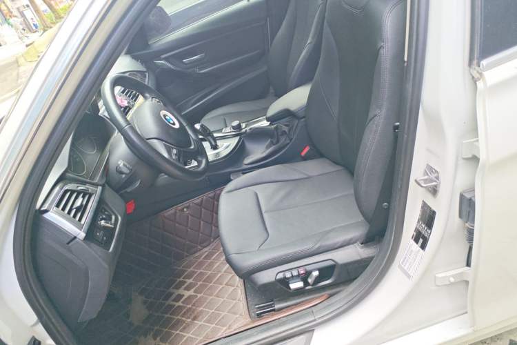 Used BMW 3 Series 2017 320Li Fashion Model Left Front Seat