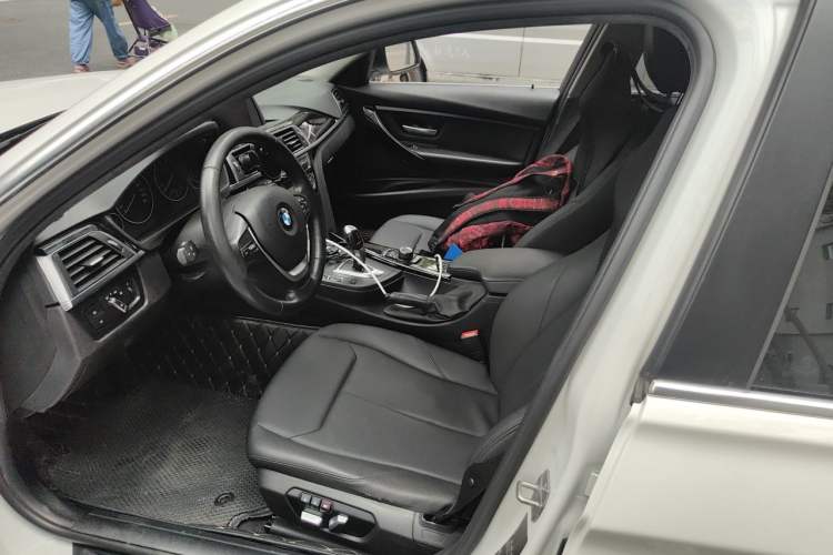 Used BMW 3 Series 2017 320Li Fashion Model Left Front Seat