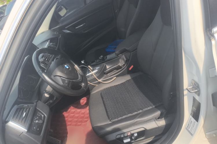 Used BMW 3 Series 2017 318Li Fashion Model Left Front Seat