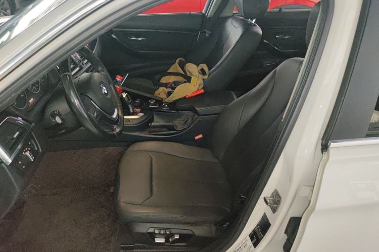 Used BMW 3 Series 2017 320Li Fashion Model Left Front Seat
