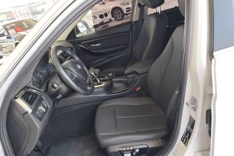 Used BMW 3 Series 2017 320Li xDrive Fashion Model Left Front Seat