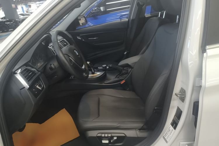Used BMW 3 Series 2017 320Li Fashion Model Left Front Seat