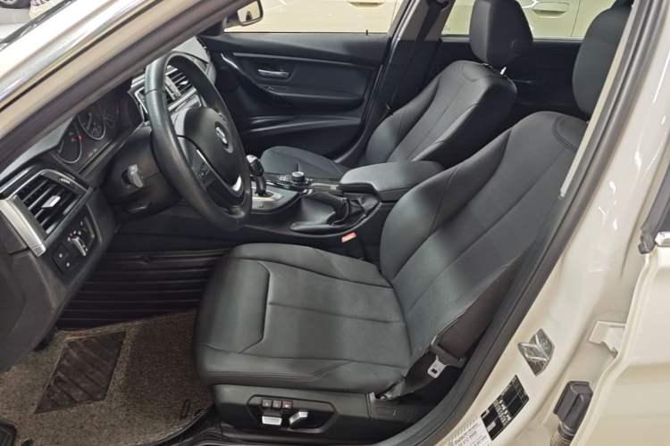 Used BMW 3 Series 2017 320Li Fashion Model Left Front Seat