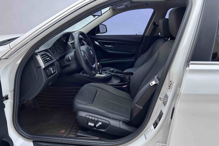Used BMW 3 Series 2017 320Li Fashion Model Left Front Seat