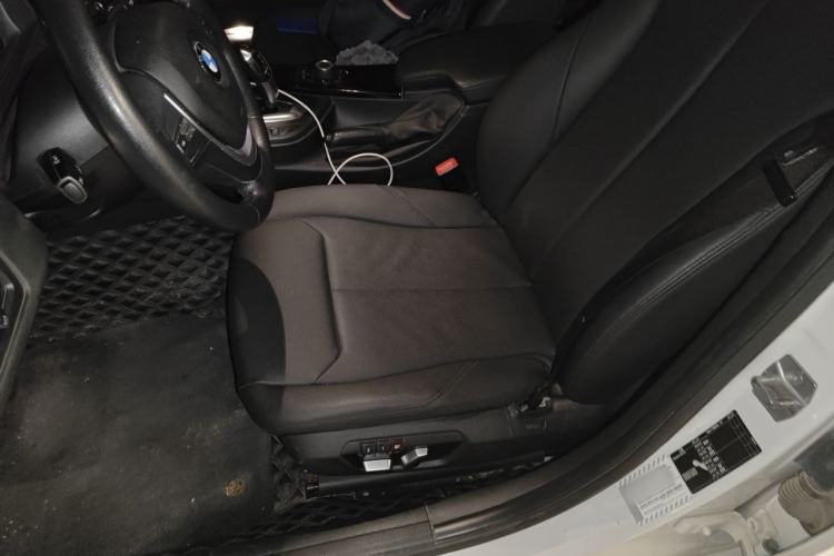 Used BMW 3 Series 2017 320Li Fashion Model Left Front Seat