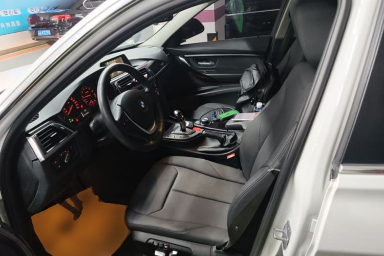 Used BMW 3 Series 2017 320Li Fashion Model Left Front Seat