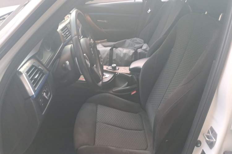 Used BMW 3 Series 2017 320i M Sport Left Front Seat