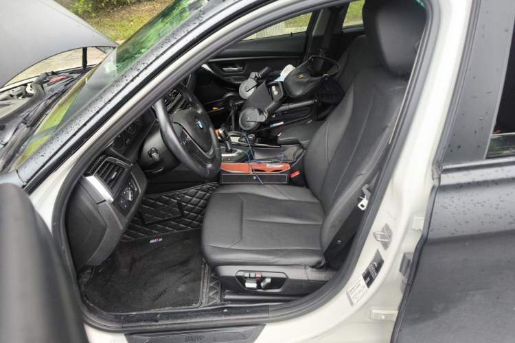 Used BMW 3 Series 2017 320Li Fashion Model Left Front Seat