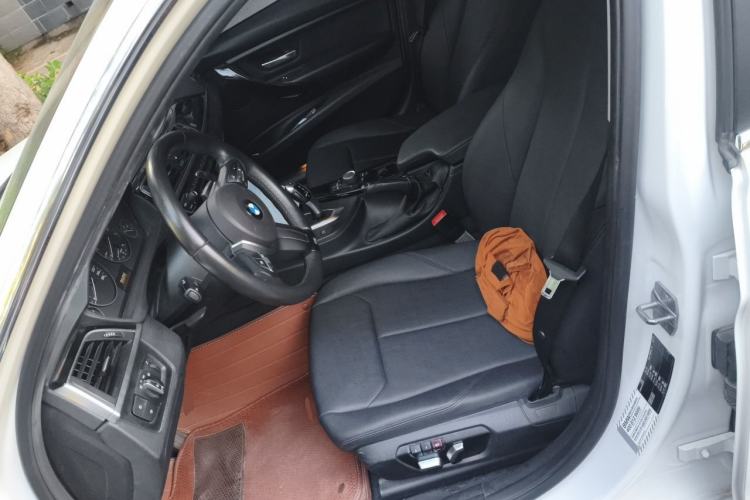 Used BMW 3 Series 2017 320Li Fashion Model Left Front Seat